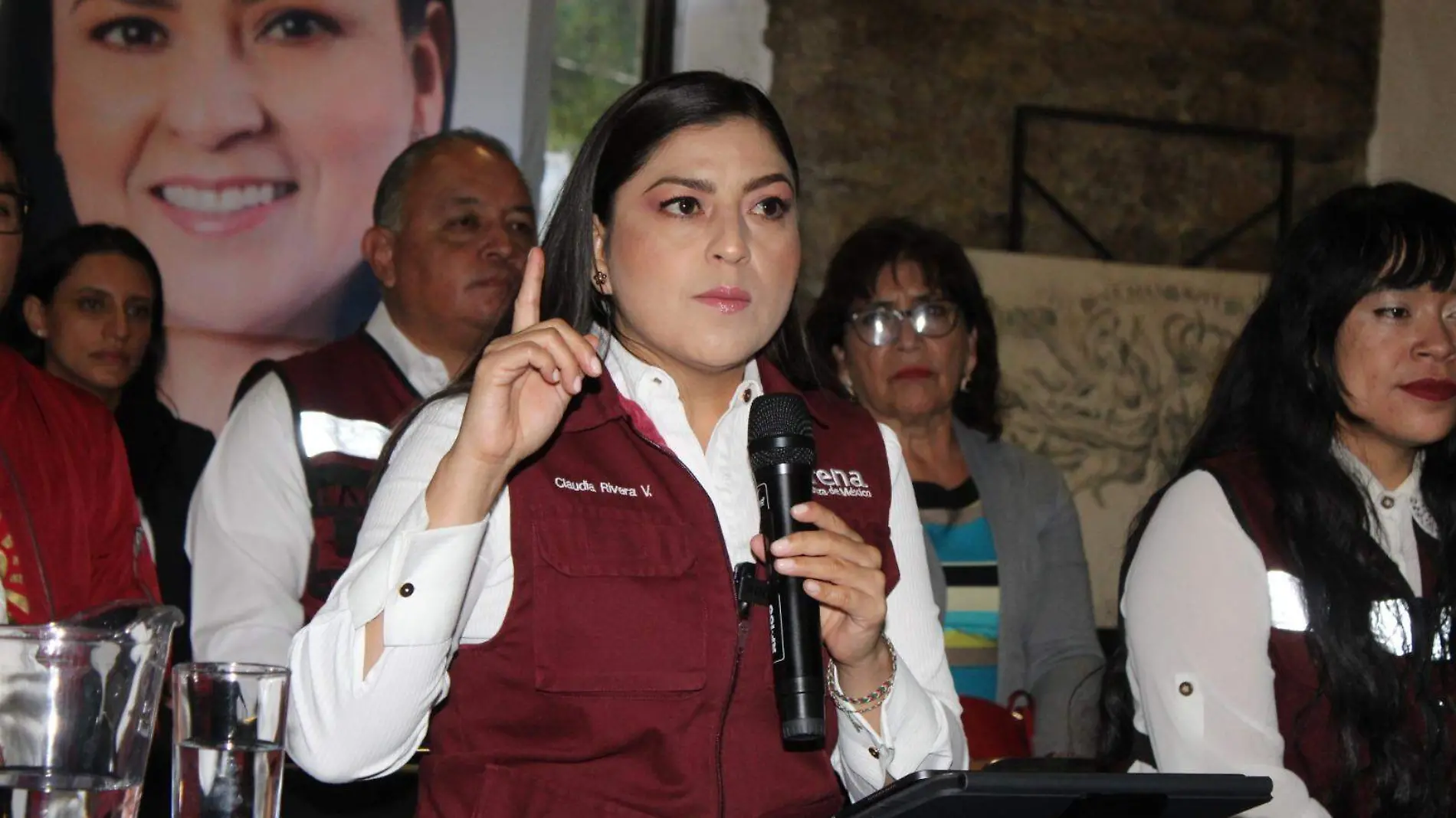 Familiares de Claudia Rivera logran posiciones al interior de Morena